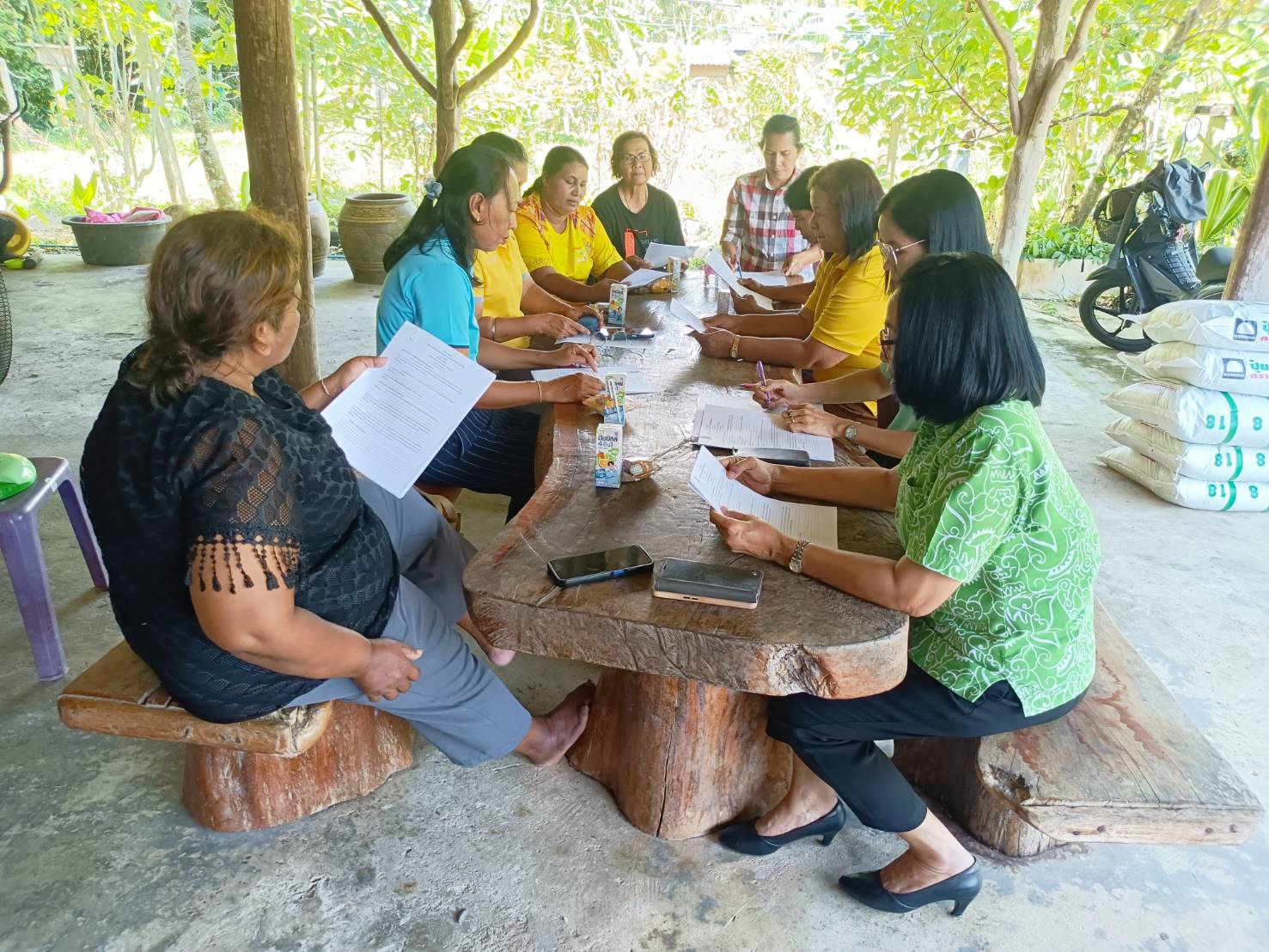 ✨พช.ศรีบรรพต ประชุมคณะทำงานขับเคลื่อนกองทุนพัฒนาบทบาทสตรีตำบลตะแพน ประจำปี 2568
