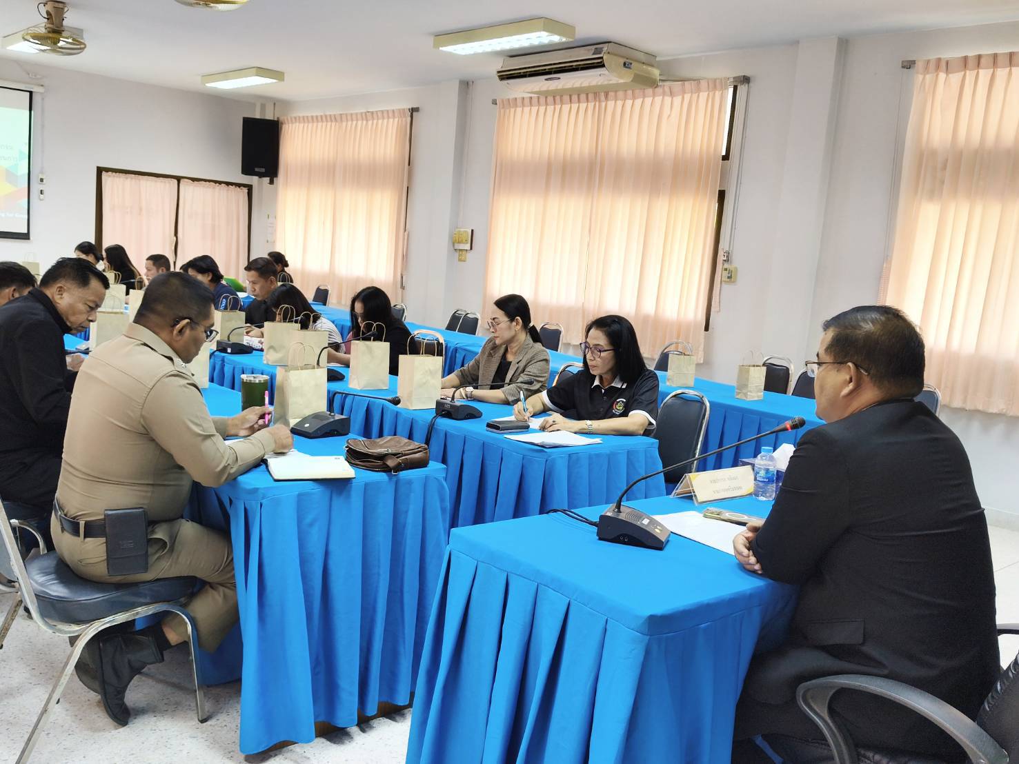  พช.ศรีบรรพต จัดดำเนินการประชุมเชิงปฏิบัติการส่งเสริมการบูรณาการกลไกการขับเคลื่อนการขจัดความยากจน ประชุมเชิงปฏิบัติการส่งเสริมการบูรณาการกลไกการขับเคลื่อนการขจัดความยากจน ระดับอำเภอ