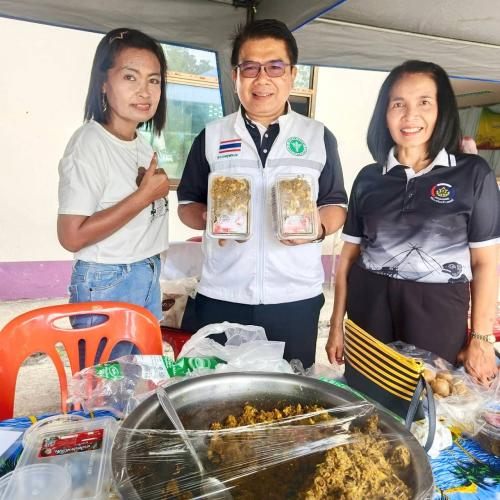  พช.ศรีบรรพต ร่วม Kick-off “ไทยช่วยไทย” ลดภาระ ลดค่าครองชีพ กระตุ้นเศรษฐกิจชุมชน พร้อมชวนช้อปต่อเนื่องทุกวันศุกร์ตลอดเดือน พ.ค. 
