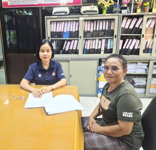  พช.ศรีบรรพต ให้คำแนะนำการเขียนโครงการเพื่อเสนอขอรับการสนับสนุนเงินกองทุนพัฒนาบทบาทสตรี ประเภทเงินทุนหมุนเวียน แก่สมาชิกกองทุนพัฒนาบทบาทสตรี �